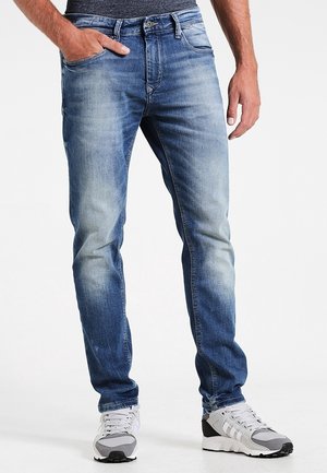 Jeansy Slim Fit