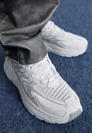 Baskets basses - grey