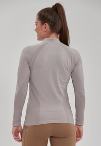 Endurance HALEN SEAMLESS  - Langærmet T-shirt - gull gray
