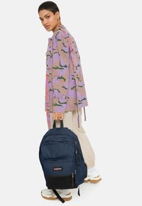 Eastpak PINNACLE - Zaino - frozen navy