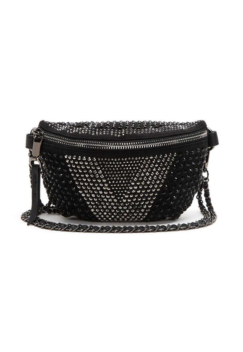 Zwarte tas met studsdesign, rits sluiting en een kettingriem. Gemaakt van zacht materiaal, met een gestructureerd oppervlak en contrasterende accenten.