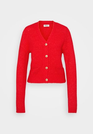 Cardigan rosso realizzato in tessuto a maglia testurizzato, con scollatura a V profonda, maniche lunghe, cinque bottoni dorati e due tasche frontali.