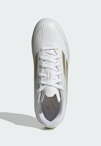 adidas Performance F50 LEAGUE FIRM/MULTI-GROUND CLEATS KIDS - Jalkapallokengät kiinteälle alustalle - cloud white   gold metallic   cloud white