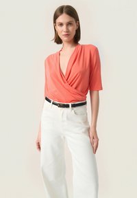 Soaked in Luxury SLColumbine Wrap - Basic póló - hot coral