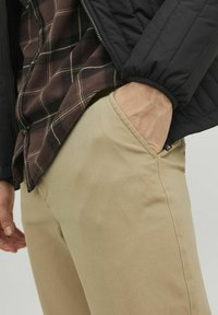 Thumbnail Image 5