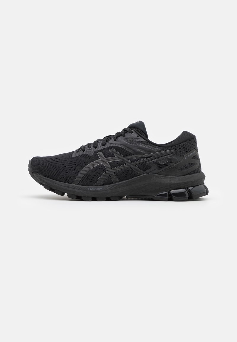 Svart ASICS löparskor med meshuppbyggnad, dämpad sula och strukturerad sidologotyp, visad från höger sida mot en vit bakgrund.