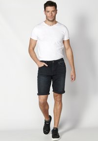 Koroshi BERMUDA COWBOY STRECTH REGULAR FIT - Džinsa auduma šorti - azul osc  dark blue