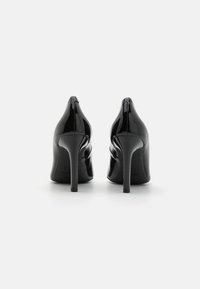 Geox FAVIOLA - Magas sarkú cipők - black