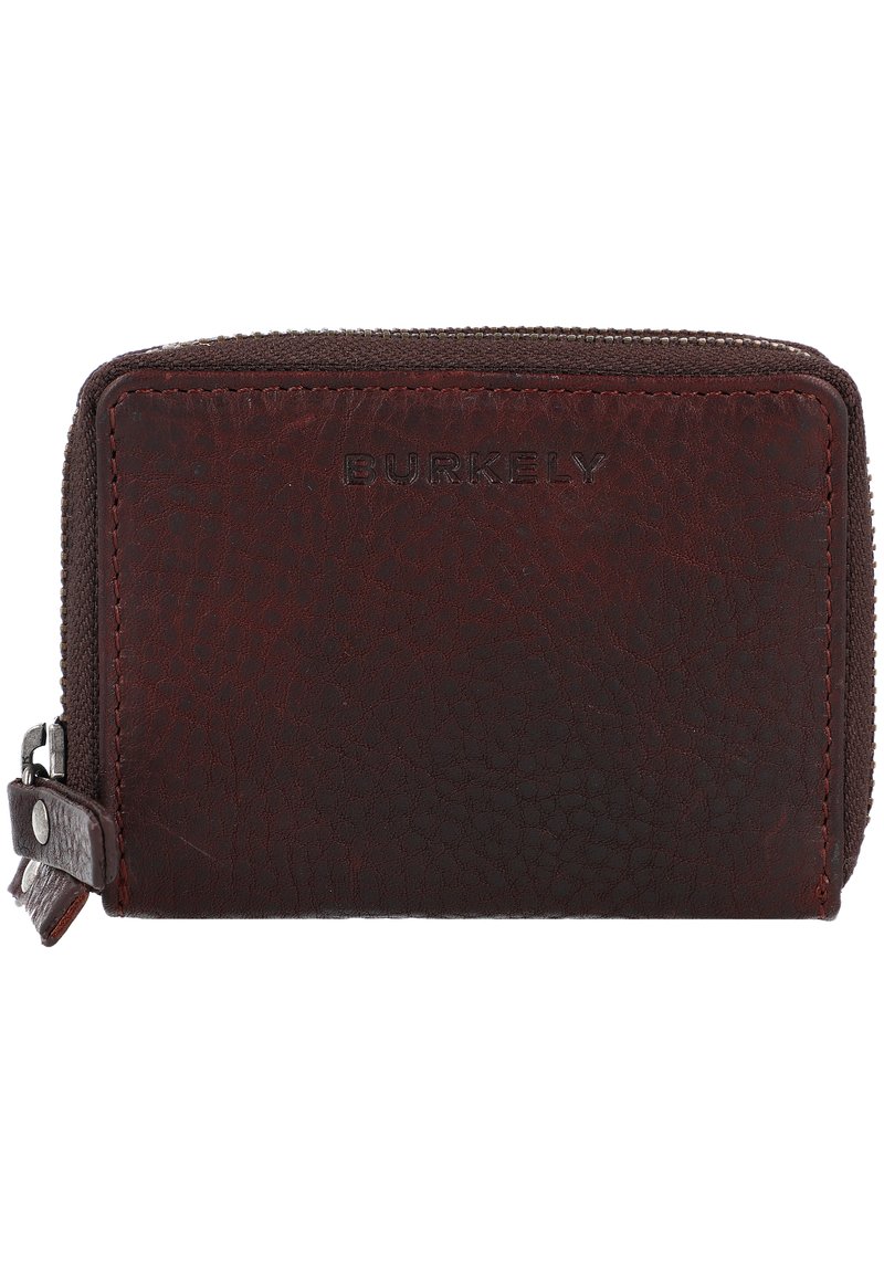 Cartera de cuero Burkely en burdeos oscuro, con acabado texturizado, forma rectangular, cierre con cremallera y logotipo de la marca en el frente.