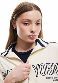 Koton Chaquetas bomber - off white