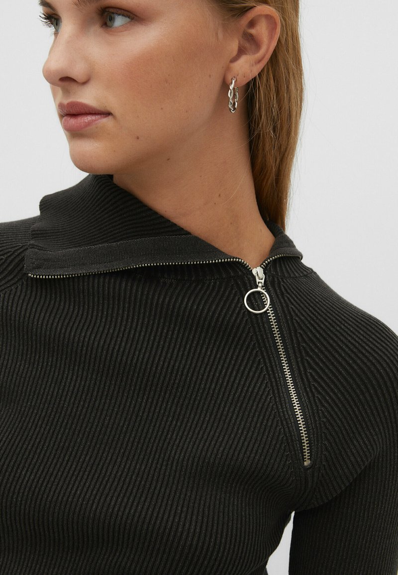 zip front turtleneck
