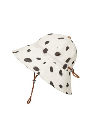 Hvid spandhat med sorte uregelmæssige pletter, bred skygge og justerbar brun hagerem med metalskydelås.