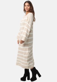 Elara Strickkleid - beige