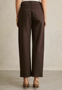 Reiss REGULAR FIT - SELIN MID-RISE - Tiesaus kirpimo džinsai - chocolate