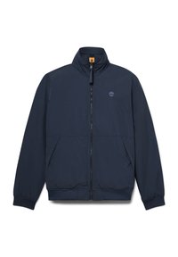 Marineblauwe lichtgewicht jas met hoge kraag, ritssluiting aan de voorkant, twee zijzakken, elastische manchetten en een klein logo op de borst.