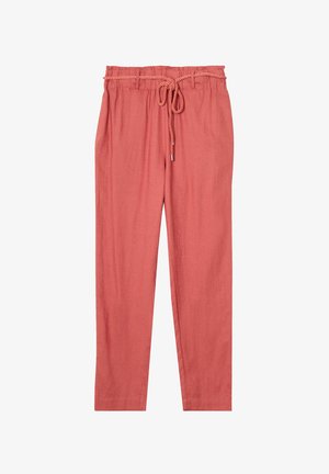 Pantalons en lin rouge avec taille élastique, présentant une coupe décontractée et des jambes droites. Texture lisse et design uni.