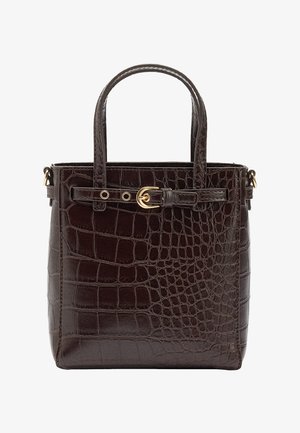 Ciemnobrązowa torebka ze skóry z wzorem krokodyla, wyposażona w dwa krótkie uchwyty, odpinany pasek na ramię oraz złocisty detal w formie klamry.