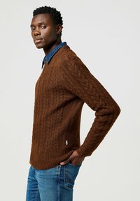 Wrangler LONG SLEEVE CABLE REGULAR FIT - Jersey de punto - mahogany heather