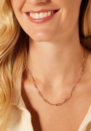 Necklace - silver no stone