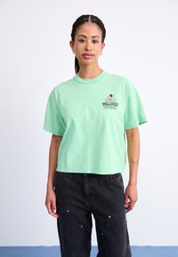 Obey Clothing VISUAL DISRUPTORS - Triko s potiskem - quiet green