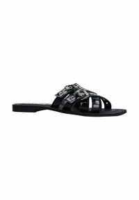 Zwarte gepatineerde leren slidesandalen met meerdere kruisende banden met zilverkleurige ronde hardwareaccenten en een platte zwarte zool.