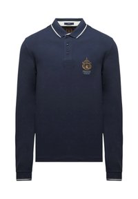 Polo a maniche lunghe blu navy in cotone, con collo a righe bianche, apertura con bottoni e distintivo ricamato sul petto.