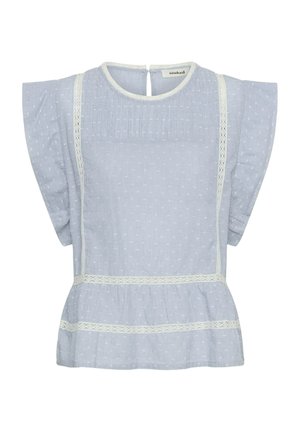Lichtblauw korte mouwen blouse met witte kanten afwerking, subtiele stippen, geplooide zoom en een knoopsluiting met een keyhole-detail aan de achterkant van de halslijn.