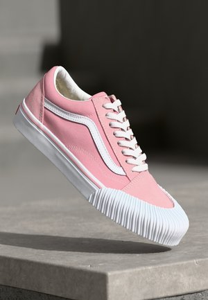 OLD SKOOL - Sneakers low - coral blush