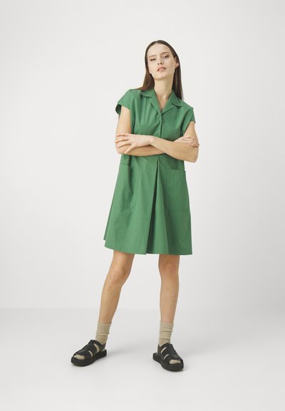 WEEKEND MaxMara BENNY - Robe chemise - verde
