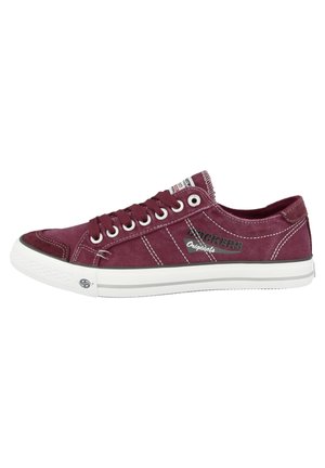 Trainers - dark red