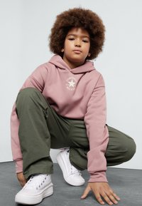 Converse - SUSTAINABLE CORE HOODIE UNISEX - Kapuzenpullover - night flamingo Thumbnail-Bild 1