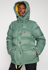 Fjällräven EXPEDITION DOWN LITE JACKET W - Gewatteerde jas - patina green/mustard yellow