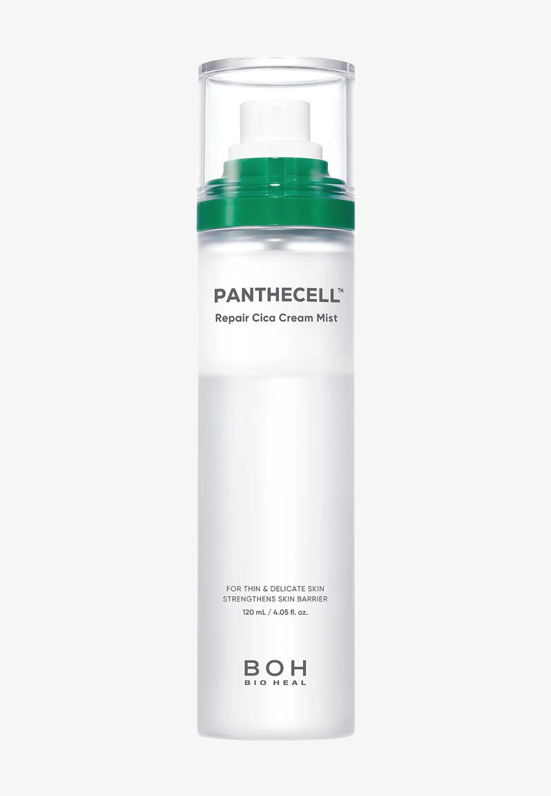Doorzichtige plastic sprayfles met groene kraag, gelabeld Panthecell Repair Cica Cream Mist voor dunne, gevoelige huid, 120 ml van Bio Heal.