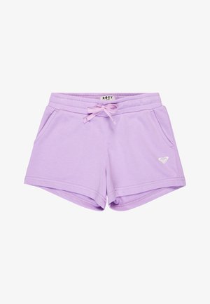 Hellviolette Freizeitshorts mit Kordelzug am Bund, Seitentaschen und einem kleinen weißen herzförmigen Logo auf dem vorderen rechten Bein.