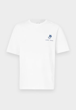 Balta kokvilnas T-krekls ar apaļu kakla izgriezumu. Kreisajā krūšu daļā zils ziedu logotips. Īsās piedurknes un vaļīgs piegriezums.