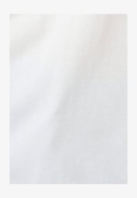 Seleccionado, Off-White