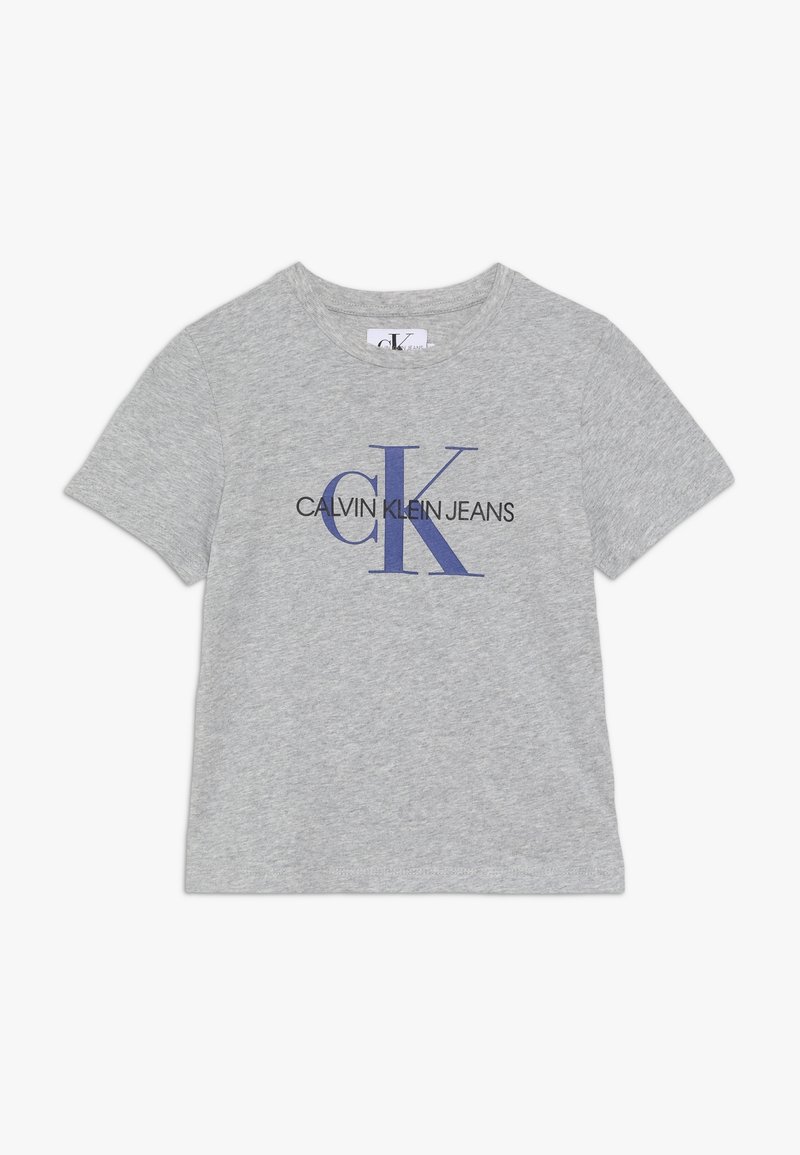 Szary krótki rękaw bawełnowy T-shirt z okrągłym dekoltem i logiem "Calvin Klein Jeans" w niebieskim i czarnym kolorze z przodu.