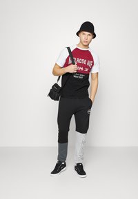 274 MELROSE TEE - T-shirt estampada - red