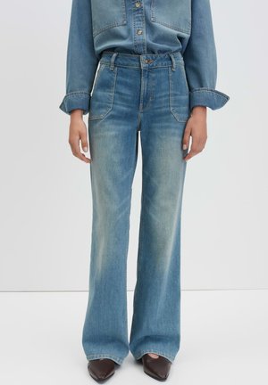 MID RISE LONG FLARED FIT - Flared Jeans - mid soft blue