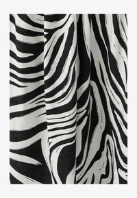 Valitud, black brush stroke