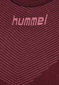 Hummel FIRST SEAMLESS - Apatiniai marškiniai - burgundy