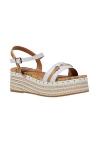 Sandali wedge bianchi con piattaforma in juta intrecciata, dotati di una cinghia con fibbia e dettagli in oro lungo il bordo. Design dell'inserto testurizzato visibile.