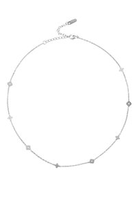Collier chaîne en argent avec de petites formes géométriques, comprenant des étoiles et des hexagones, réparties uniformément sur toute la longueur, avec un fermoir mousqueton.