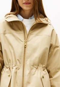 Tommy Hilfiger WATER REPELLENT HOODED  - Parka - country ivory
