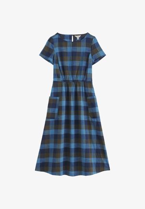 Modra in črno karo midi obleka s kratkimi rokavi, elastičnim pasom in dvema sprednjima žepoma na belem ozadju.