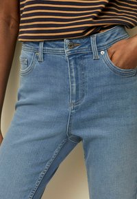 Next CROPPED - Džíny Slim Fit - mid blue