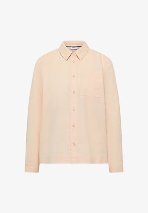 Lichtbeige, lange mouwen, button-up overhemd met kraag en borstzak, gemaakt van zachte stof, weergegeven op een witte achtergrond.