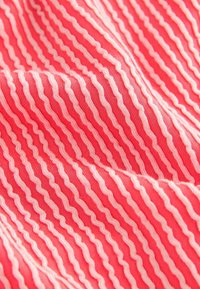 Next REGULAR FIT - STRAPPY HALTER - Freizeitkleid - coral pink stripe