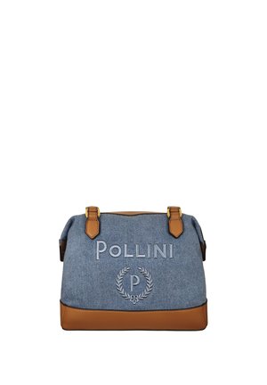 Borsa di tessuto blu con dettagli in pelle marrone, con scritta "POLLINI" e un emblema con corona d'alloro e la lettera "P" sul davanti.