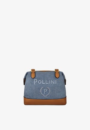 Borsa di tessuto blu con dettagli in pelle marrone, con scritta "POLLINI" e un emblema con corona d'alloro e la lettera "P" sul davanti.